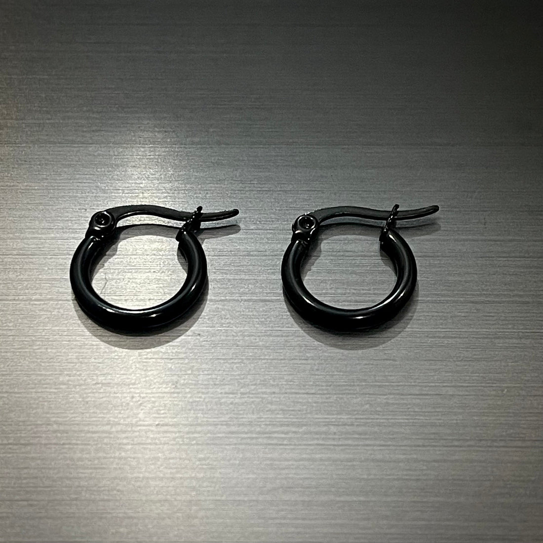 Black Piercing Simple Bali Stud Earring For Men