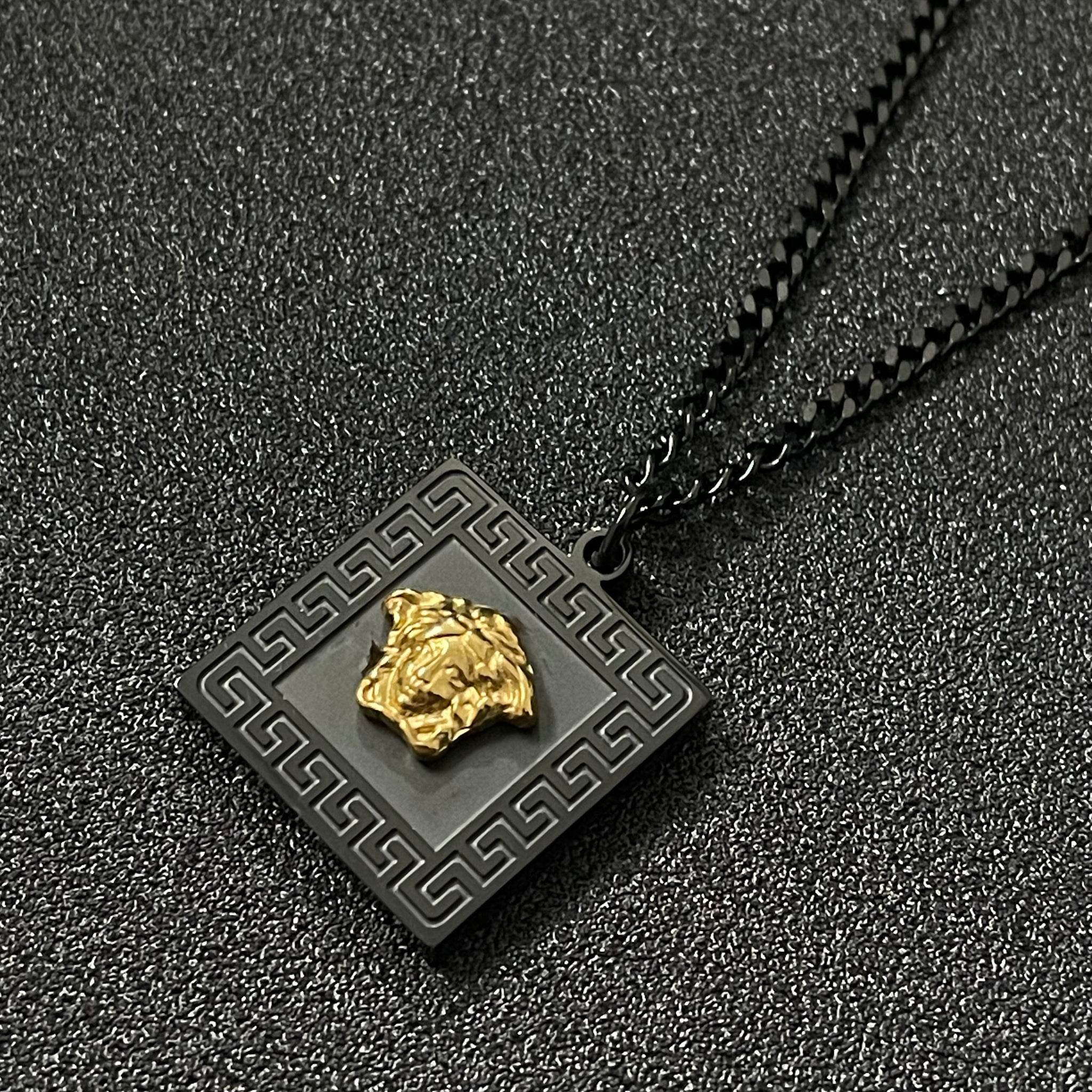 Medusa's Gaze Emblem Pendant Necklace For Men Women