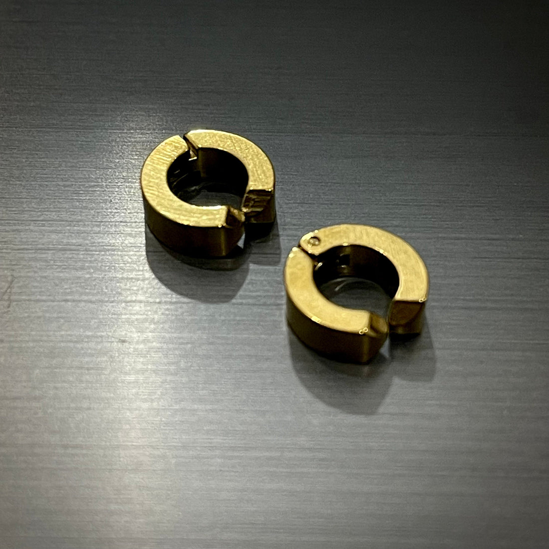 Stainless Steel Golden Non-Piercing Magnetic Bali Stud Earring For Men