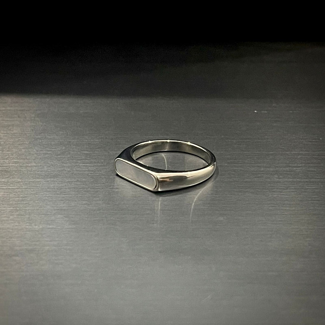 Minimal Silver White Shell Ring For Men/Women